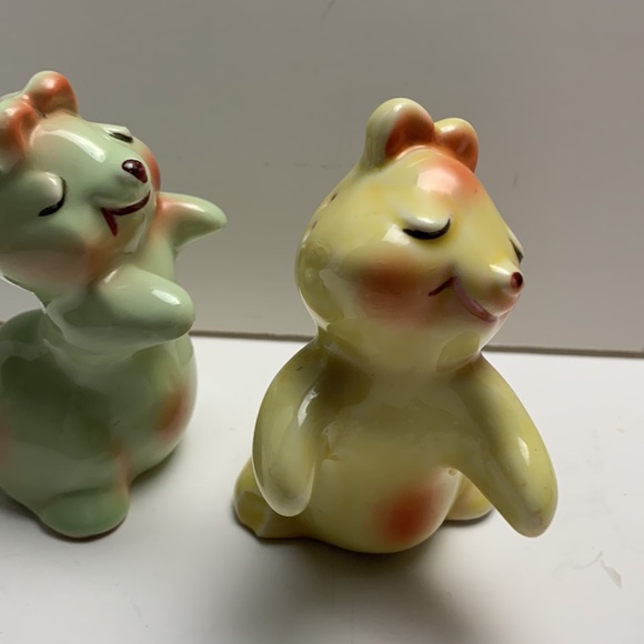 1950's Van Tellingen Green Yellow Bunny Rabbit Hug Salt Pepper Shakers Set HTF - Picture 2 of 6